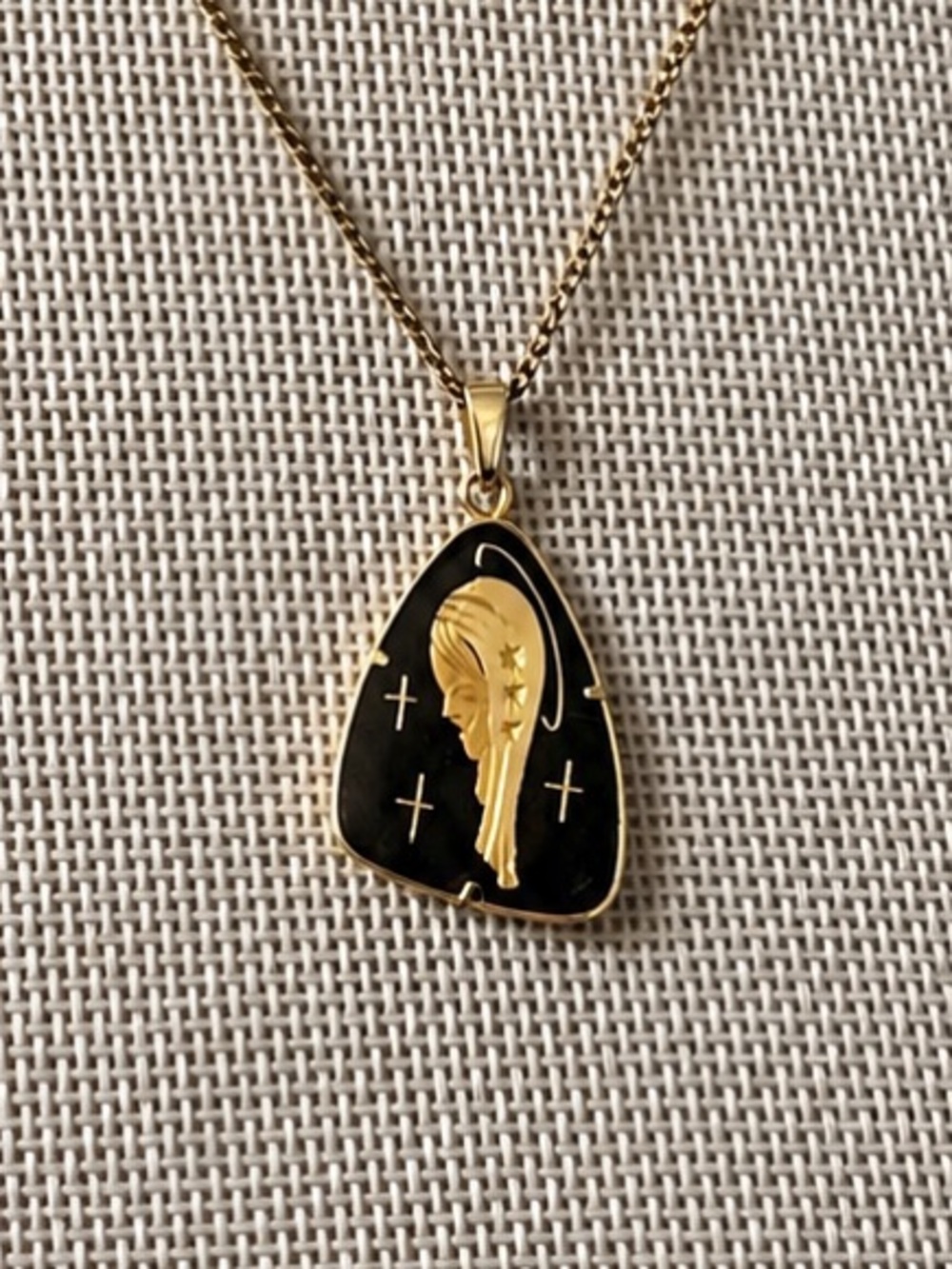 VINTAGE DAMASCENE Spain Mother Mary religious necklace pendant black and gold